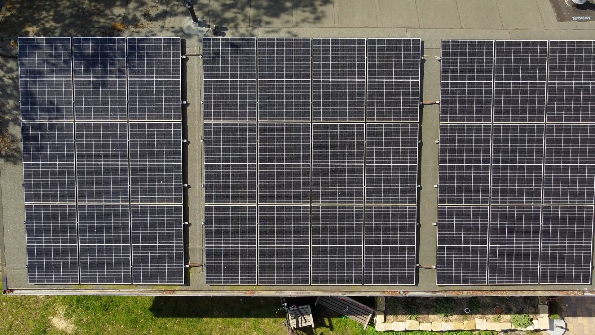 Solaranlage-3 13,6kW Solaranlage auf unserem Dach