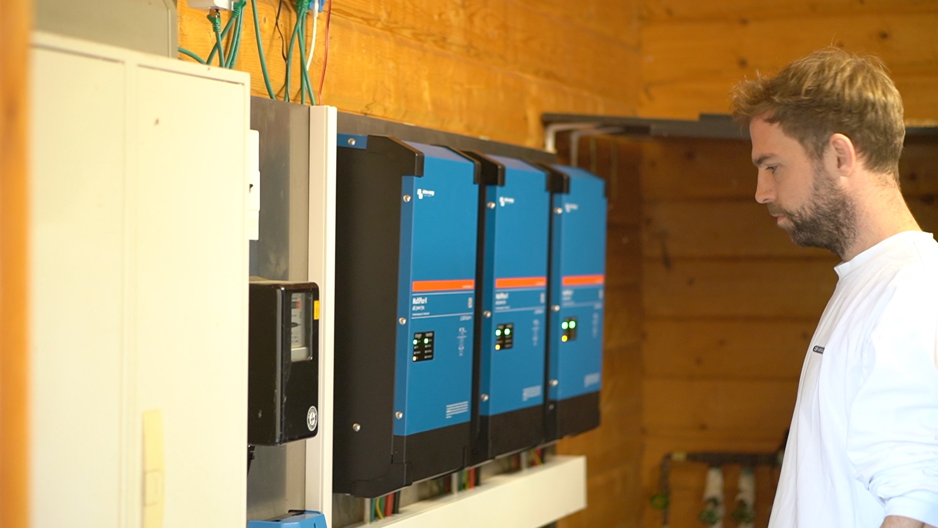 So dusche ich fast autark: Mein privates Setup aus PV, Victron & Wärmerückgewinnung